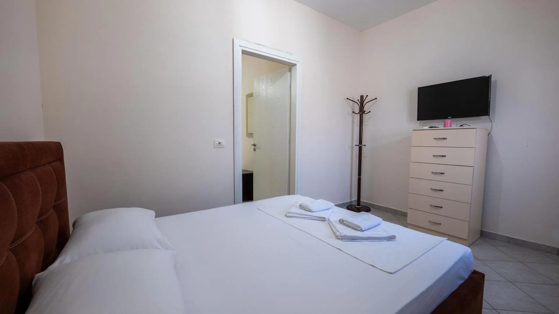 Sunshine Apartments Sarandë